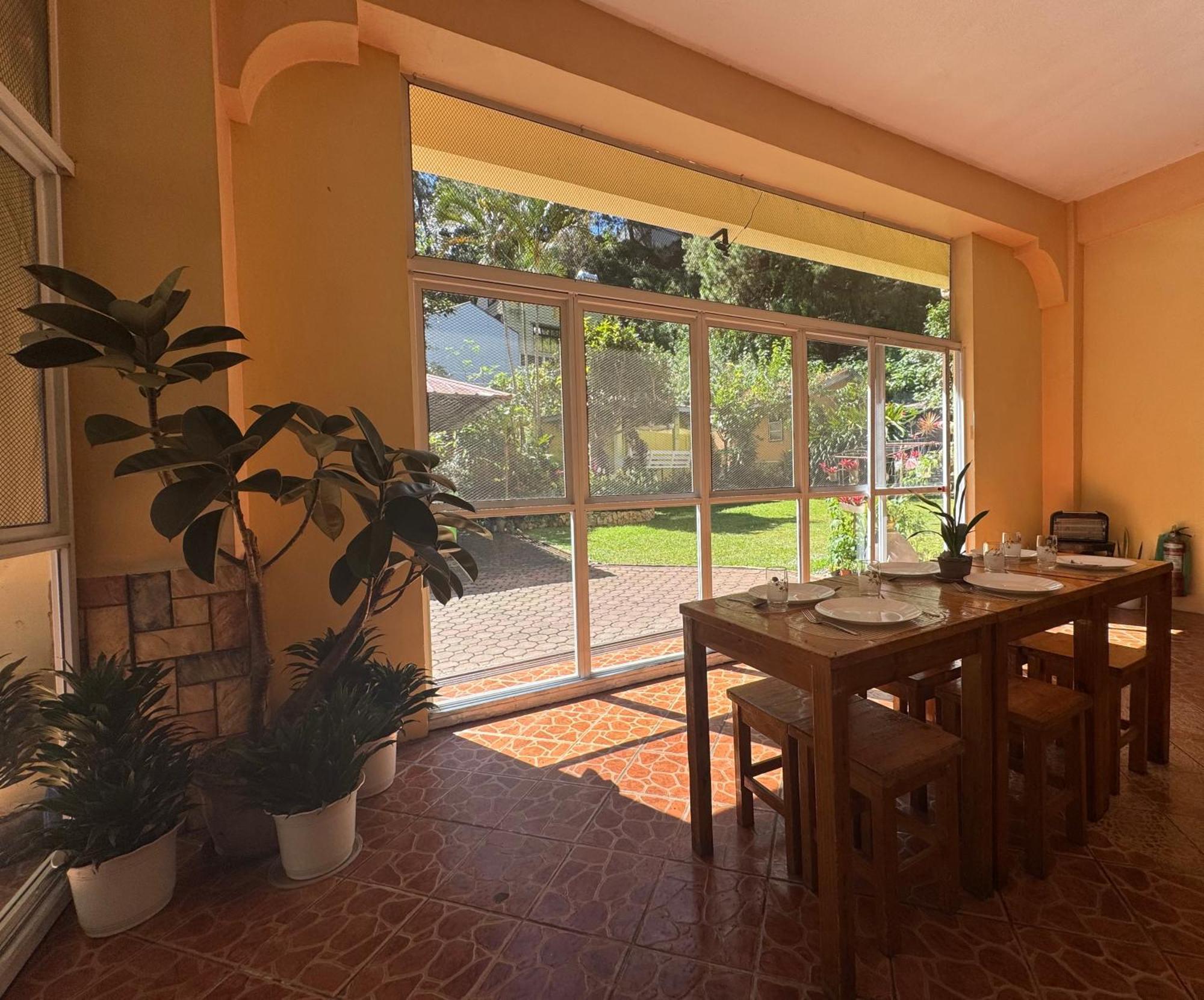Malbros Guest House バギオ エクステリア 写真